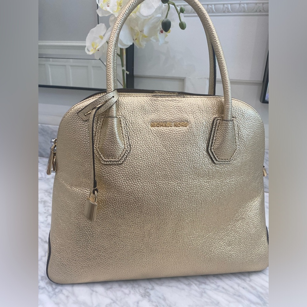 Michael Kors - Mercer Bag
LG Dome Satchel Bag
Pale Gold.  Excellent condition.